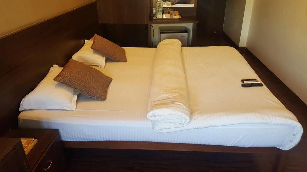 Hostel Mumbai By Maharana Inn Экстерьер фото